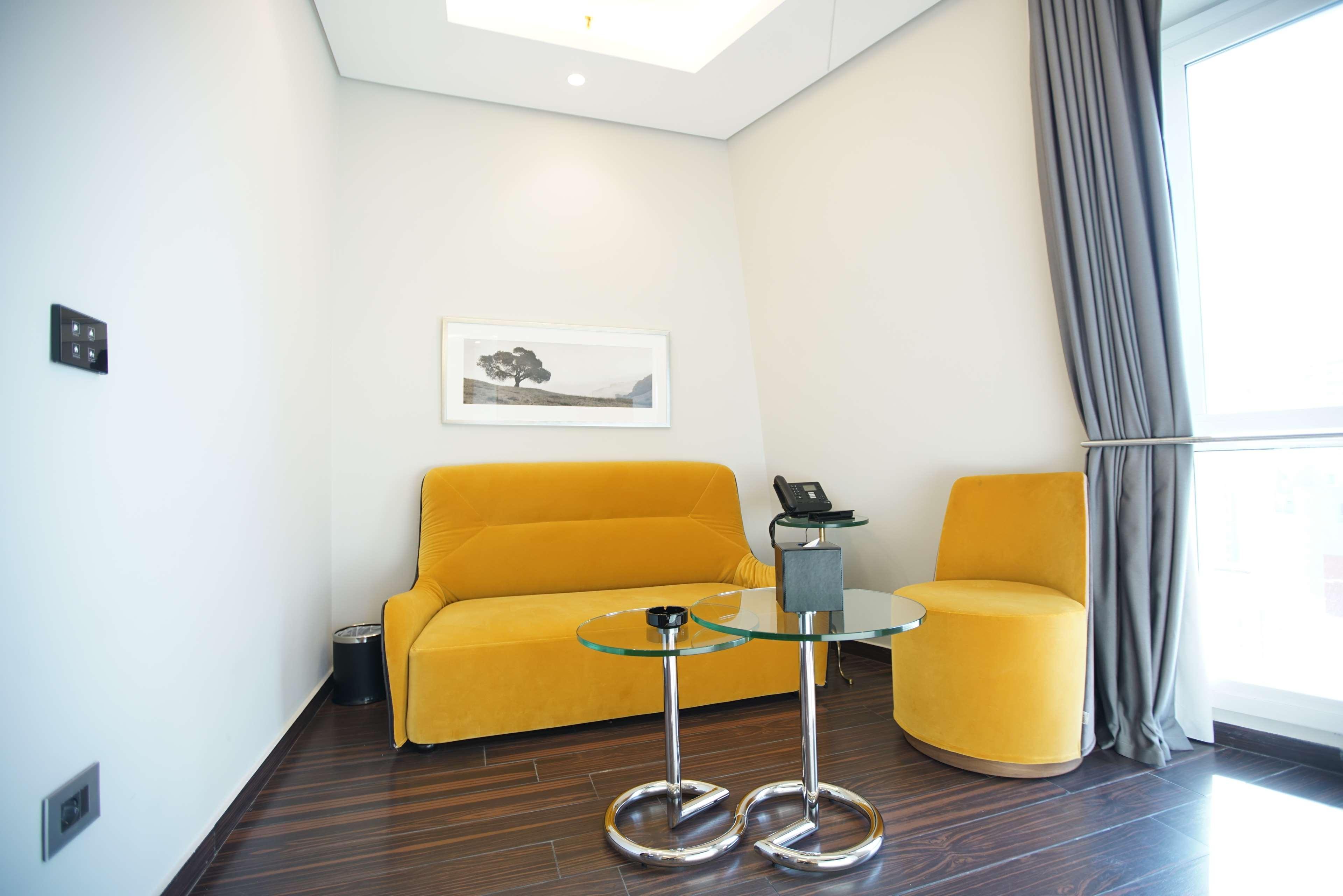Royal Tulip Achrafieh Hotel Beiroet Buitenkant foto