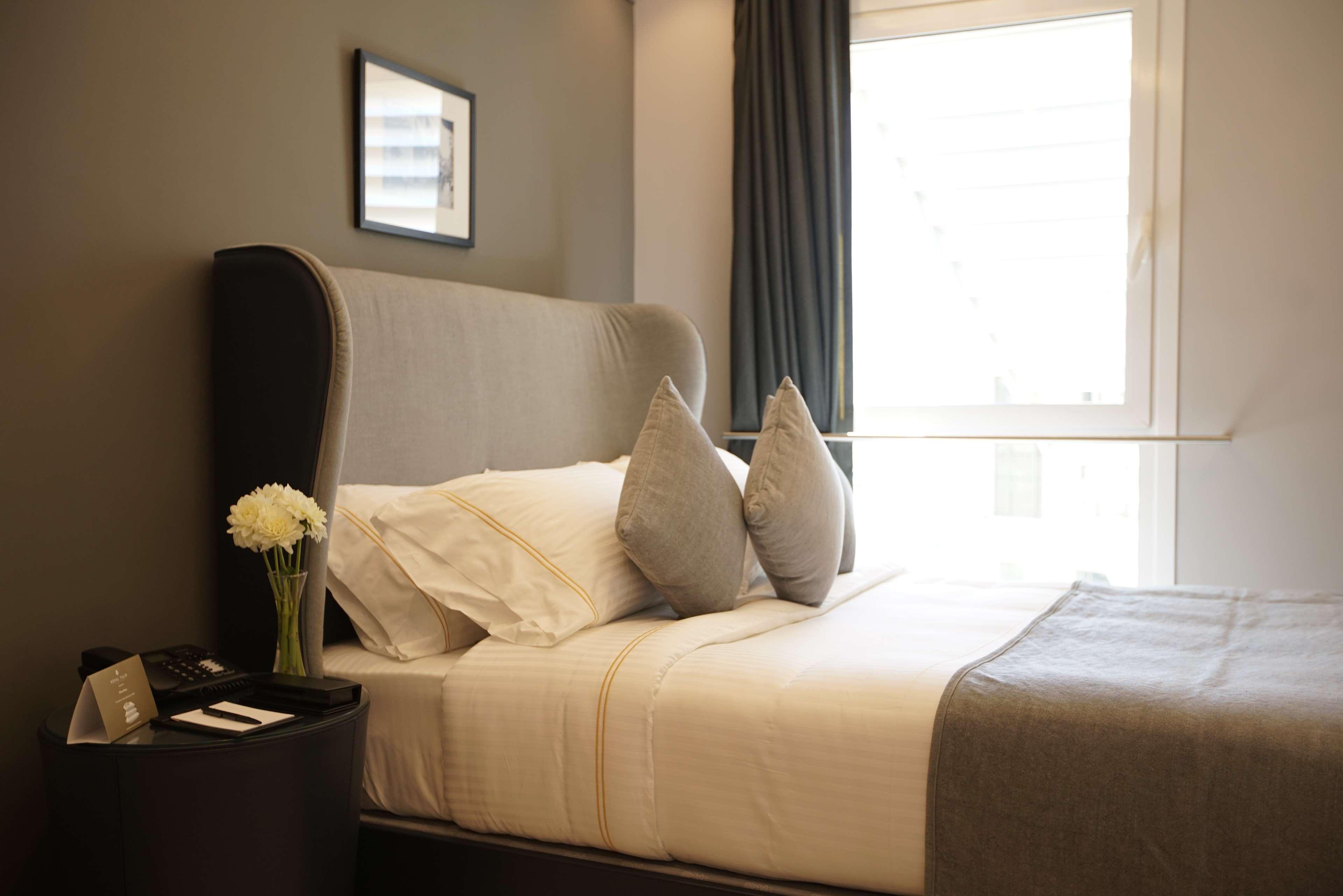 Royal Tulip Achrafieh Hotel Beiroet Buitenkant foto