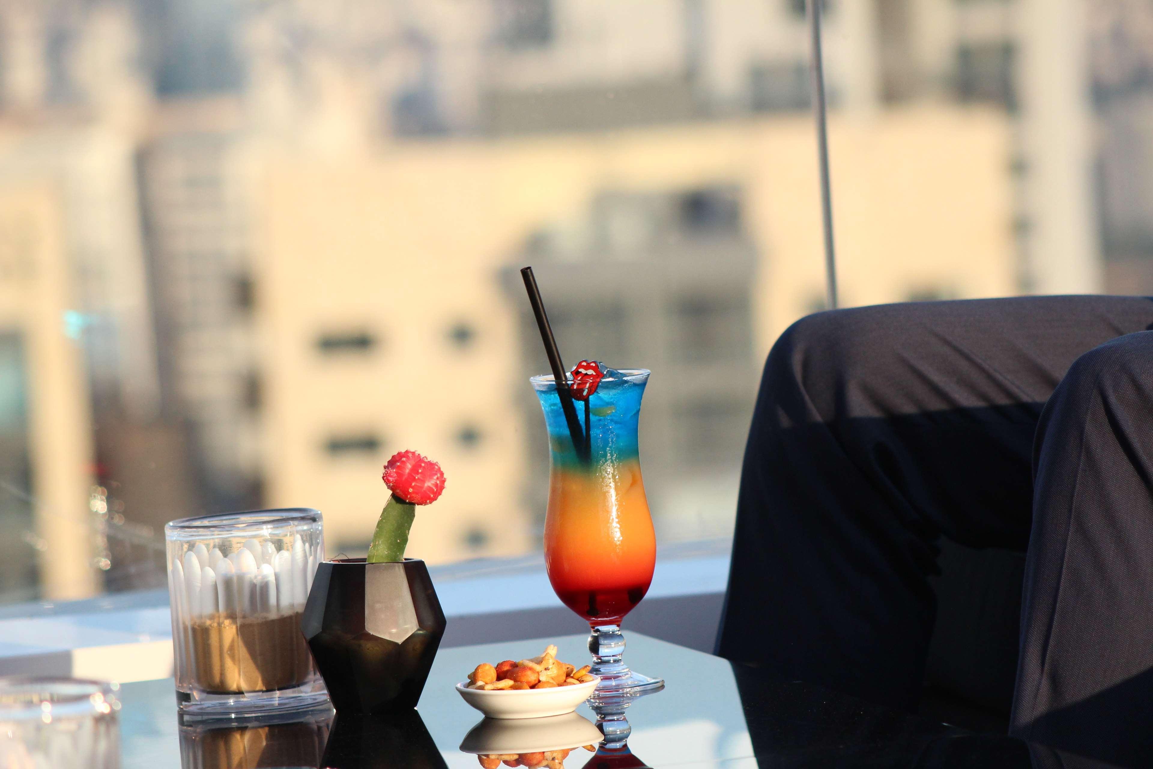 Royal Tulip Achrafieh Hotel Beiroet Buitenkant foto