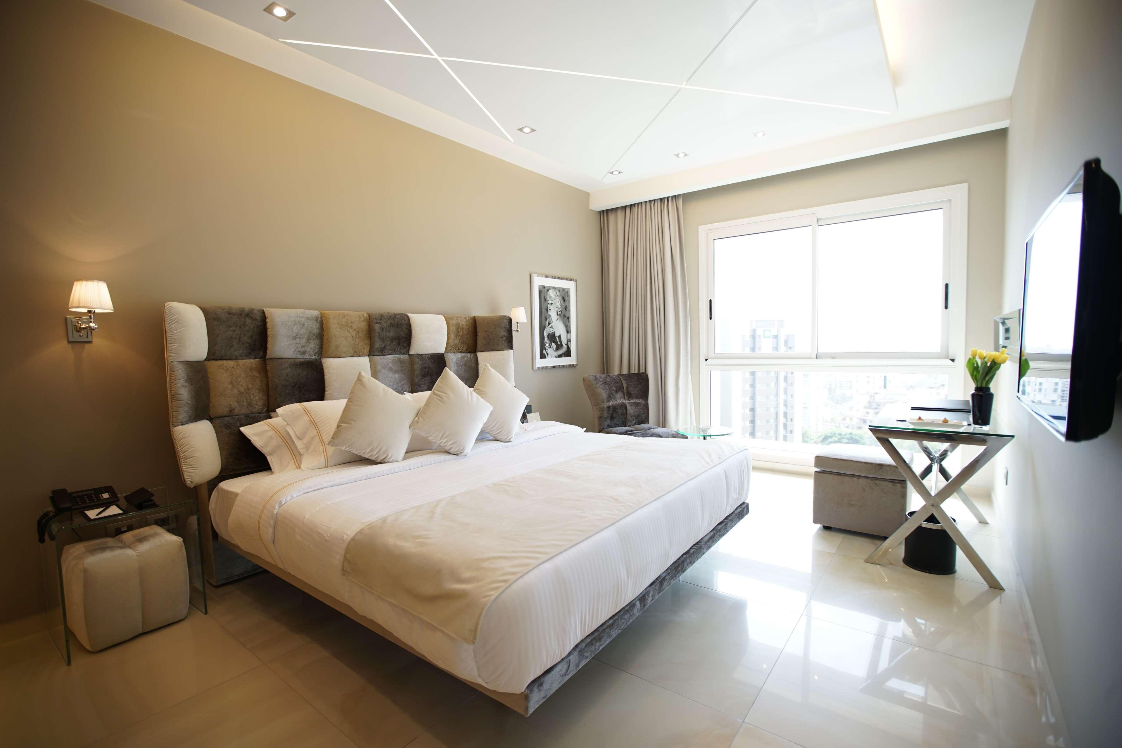 Royal Tulip Achrafieh Hotel Beiroet Buitenkant foto