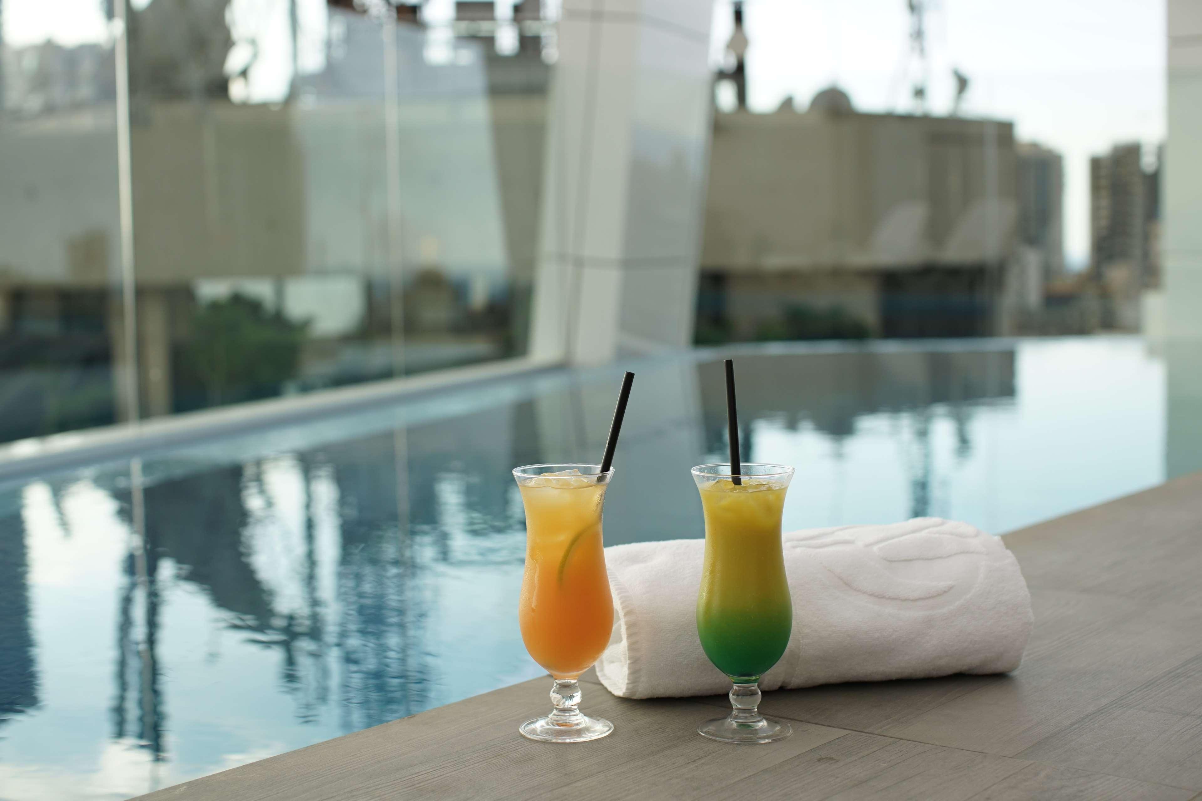 Royal Tulip Achrafieh Hotel Beiroet Buitenkant foto