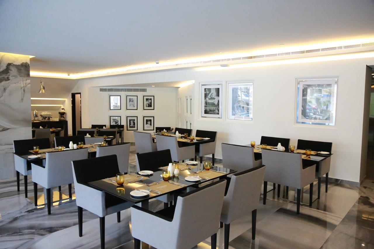 Royal Tulip Achrafieh Hotel Beiroet Buitenkant foto