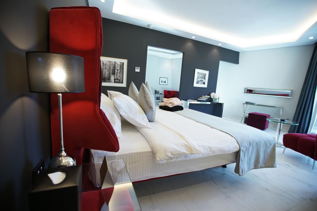 Royal Tulip Achrafieh Hotel Beiroet Buitenkant foto