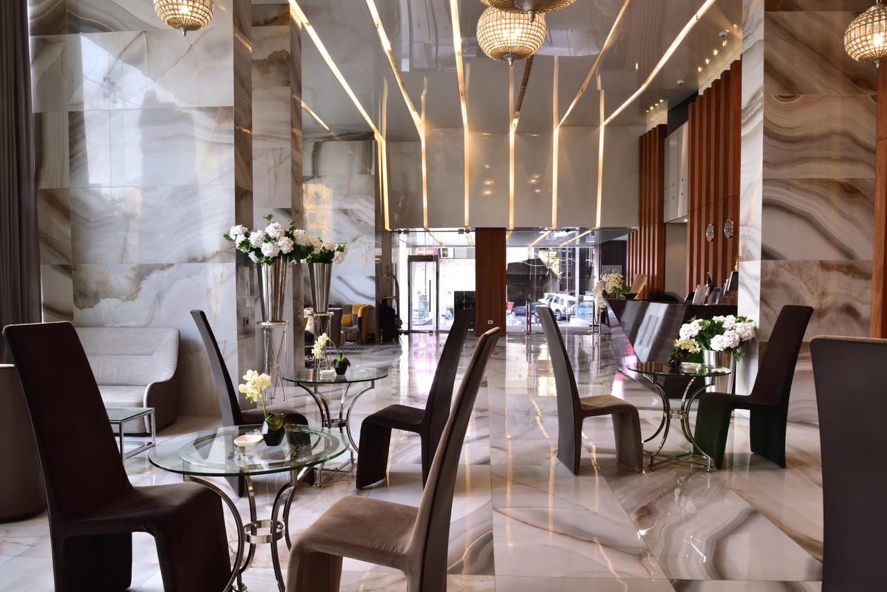 Royal Tulip Achrafieh Hotel Beiroet Buitenkant foto